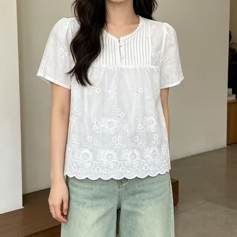 주문 재고 있음 한 부서 여름 레이스 반팔 맨위 여성 신선함 수직 기사 달콤함 인형 셔츠 슬림해 보이는 다용도 흰 셔츠 이미지 2