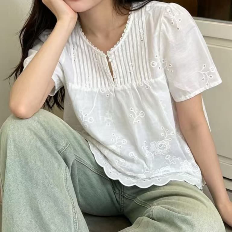 주문 재고 있음 한 부서 여름 레이스 반팔 맨위 여성 신선함 수직 기사 달콤함 인형 셔츠 슬림해 보이는 다용도 흰 셔츠 상세 이미지 2