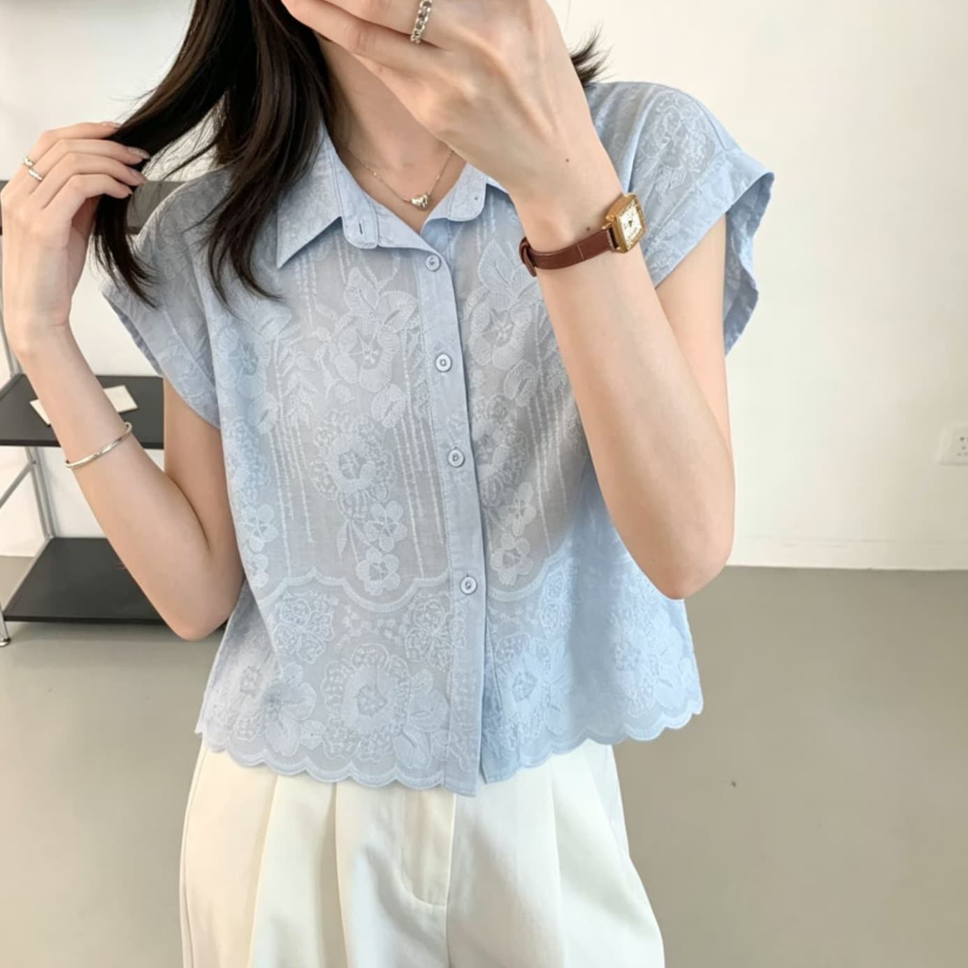 재고 있음 유럽 상품 폴로 칼라 홀로우 아웃 자수 민소매 티셔츠 여성 여름 패션 다용도 루즈핏 캐주얼 맨위 트렌디 상세 이미지 7
