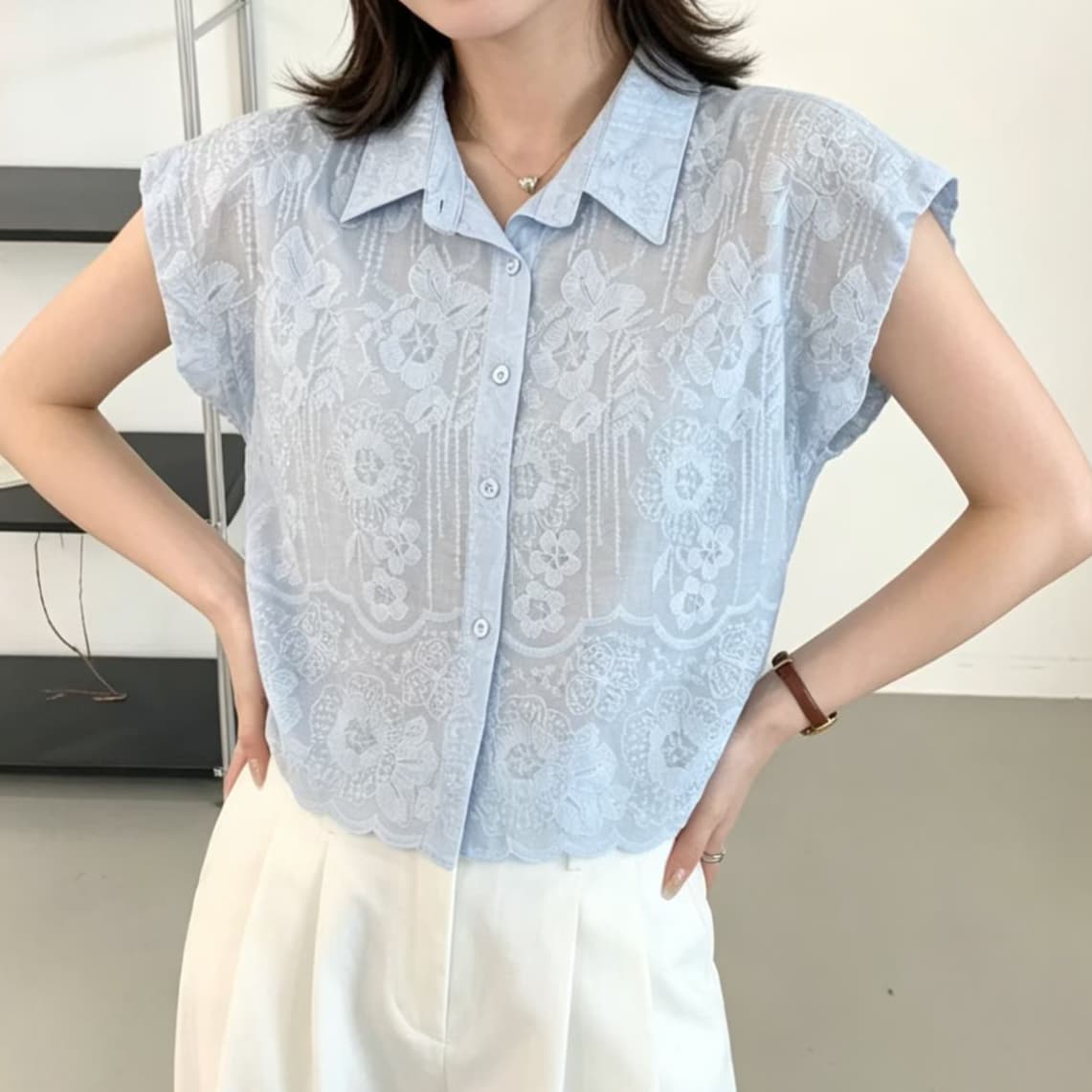 재고 있음 유럽 상품 폴로 칼라 홀로우 아웃 자수 민소매 티셔츠 여성 여름 패션 다용도 루즈핏 캐주얼 맨위 트렌디 상세 이미지 8