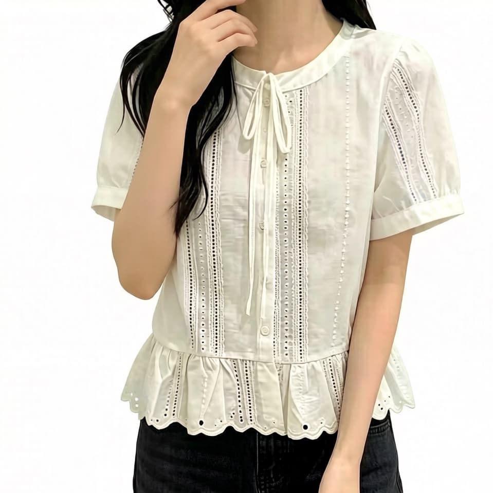 재고 있음 레이스업 홀로우 아웃 반팔 여성 셔츠 여름 새로운 밑단 레이스 외국 가스 인형 셔츠 단색 라운드 넥 맨위