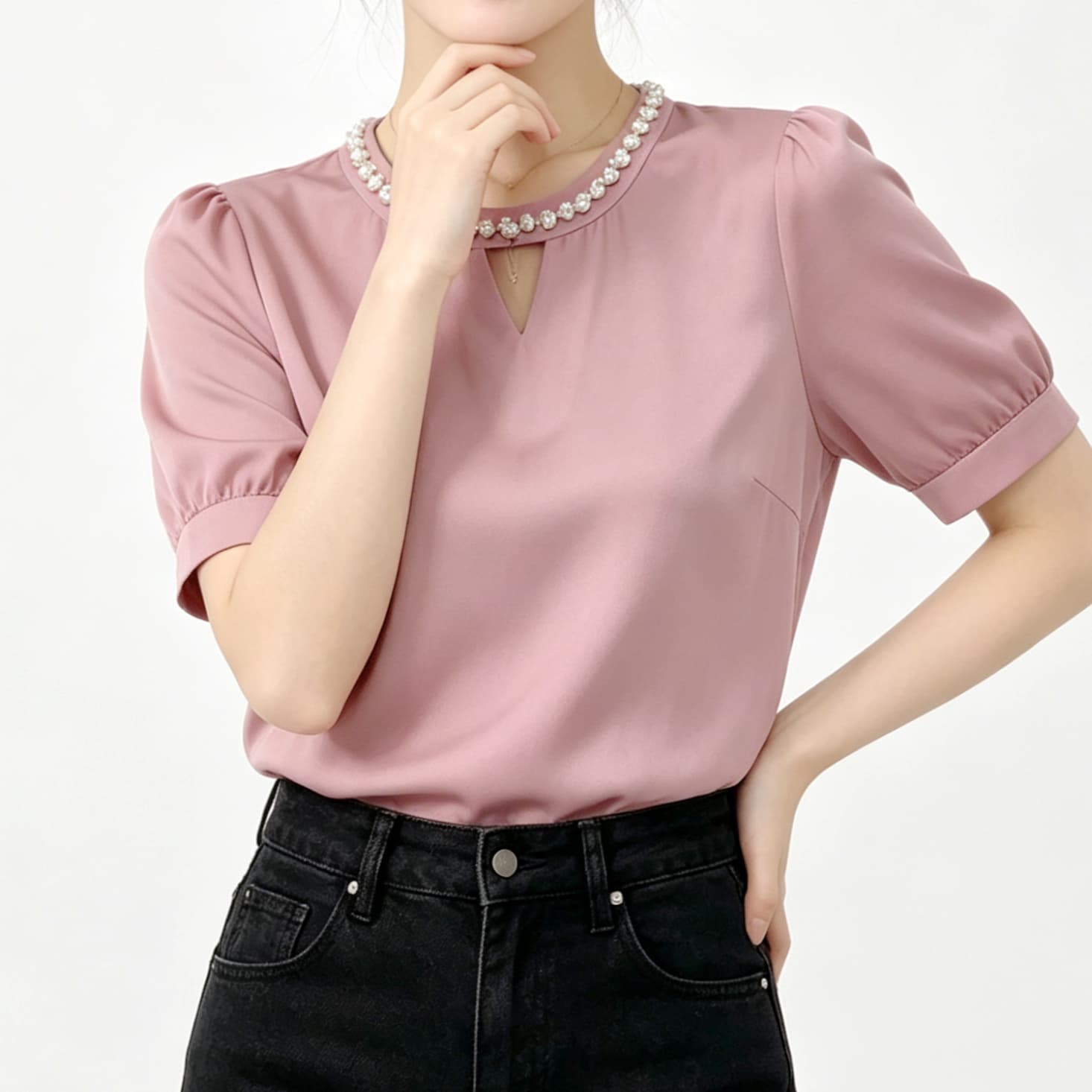 재고 있음 여름 새로운 부드러운 바람 진주 장식 홀로우 아웃 라운드 넥 반팔 여성 의류 품격 우아함 새틴 맨위 이미지 4