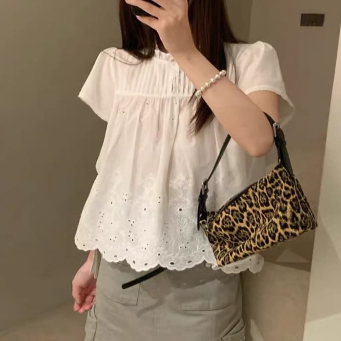 재고 있음 유럽과 미국 자수 꽃 프릴 칼라 반팔 여성 셔츠 인형 셔츠 다용도 여름 달콤한 스타일 식물 꽃무늬 이미지 3