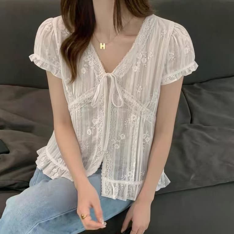 재고 있음 한국 스타일 여름 한국 동대문 새로운 무거운 작업 자수 레이스 측면 날다 소매 V넥 스트랩 순면 셔츠 상세 이미지 6