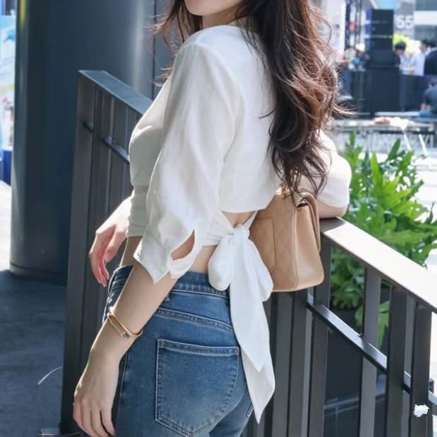 재고 있음 느긋한 부서 매듭 품격 순수한 백색 이슬 허리 나비 레이스업 여성 셔츠 봄 여름 다용도 몸매 가꾸기 맨위 중간 소매 이미지 2