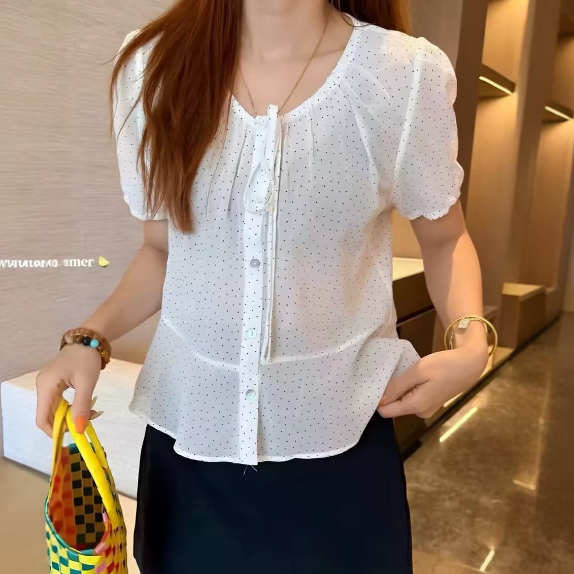 재고 있음 한국 스타일 라운드 넥 레이스업 반팔 도트 무늬 여성 셔츠 여름 새로운 다용도 슬림해 보이는 작은 키 품격 맨위 상세 이미지 7