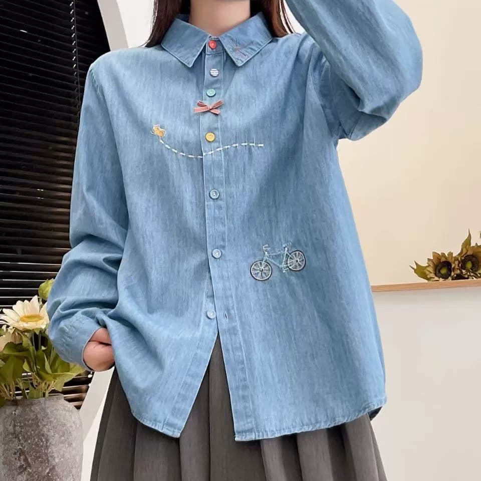 재고 있음 봄 가을 새로운 자전거 자수 데님 셔츠 폴로 칼라 긴팔 색상 버클 루즈핏 캐주얼 여성 셔츠 상세 이미지 4