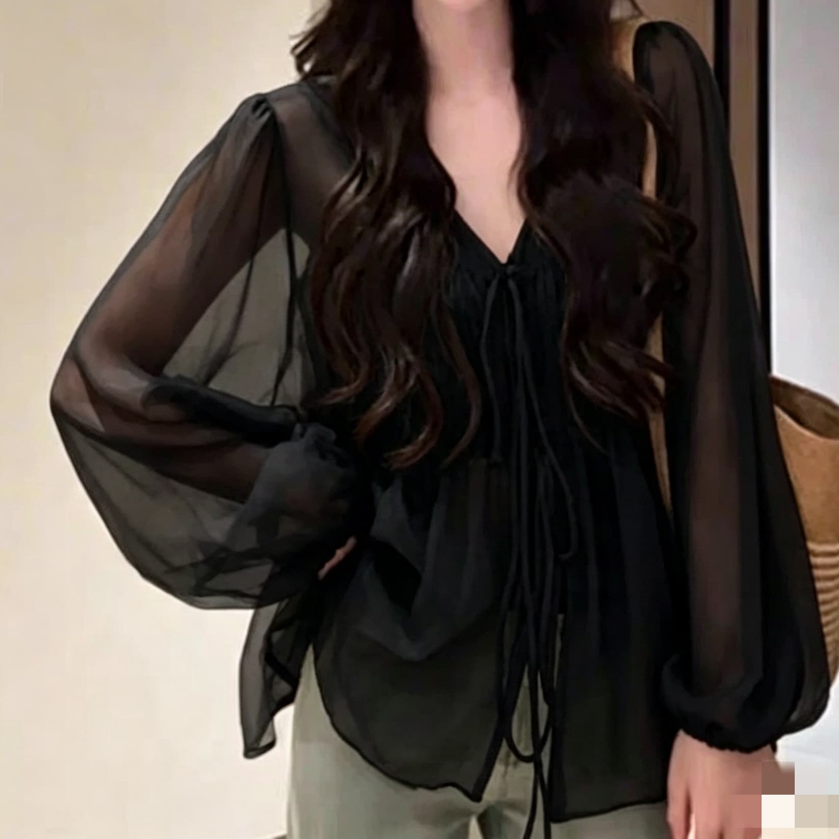 재고 있음 한 부서 달콤한 스타일 V넥 주름 레이스업 긴팔 셔츠 봄 가을 루즈핏 슬림해 보이는 다용도 투피스 세트 맨위 이미지 3