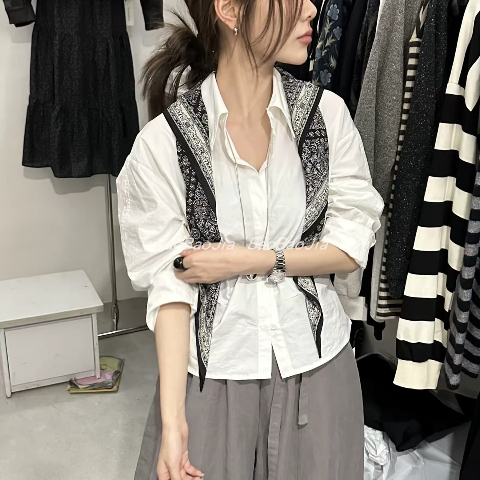 재고 있음 한 부서 미니멀리즘 폴로 칼라 단추 경기 스카프 품격 허리 수축 셔츠 가을 새로운 몸매 가꾸기 슬림해 보이는 작은 셔츠 상세 이미지 5