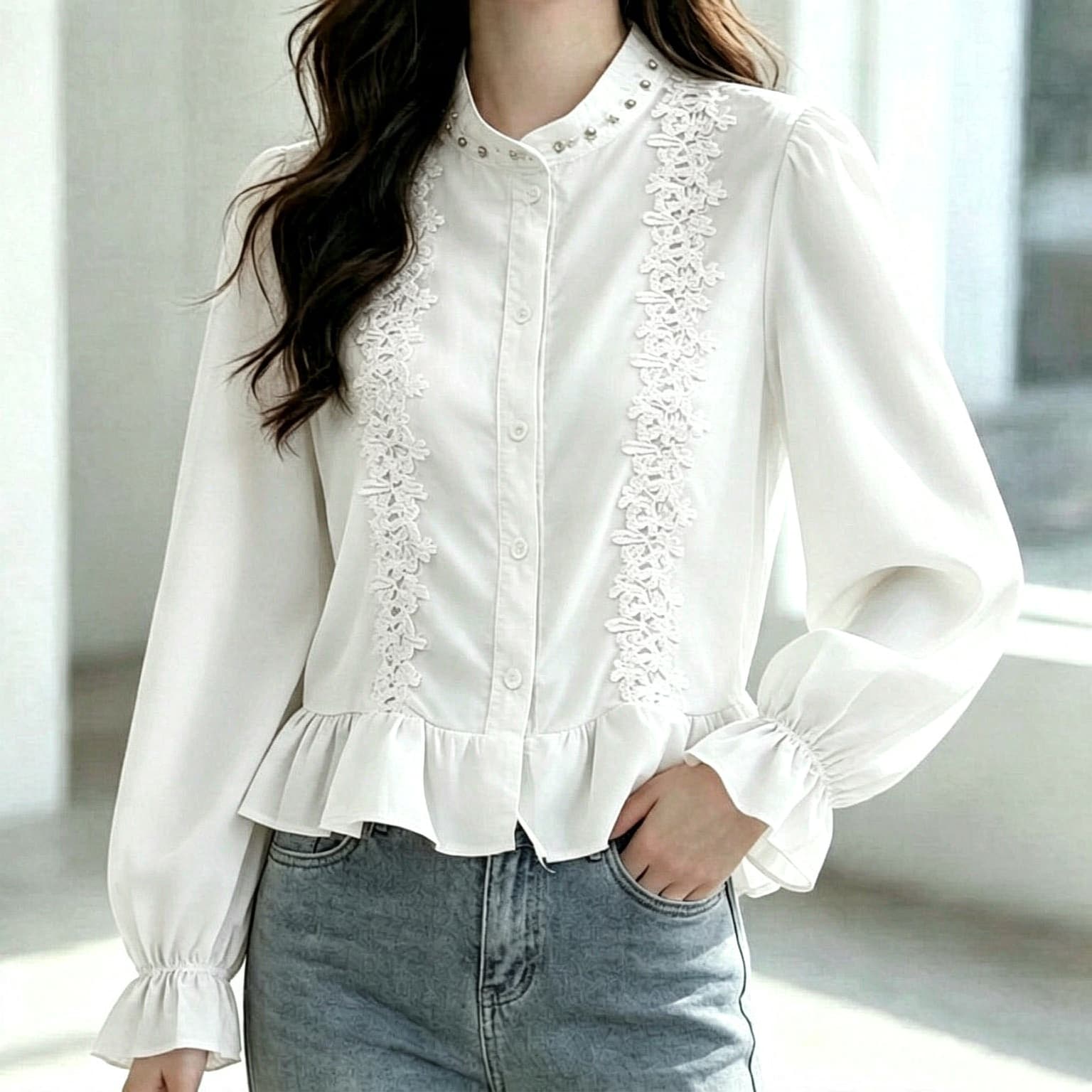 재고 있음 화이트 Chic 디자인 센스 스탠드 칼라 프릴 셔츠 봄 가을 새로운 슬림해 보이는 품격 비즈 박기 셔츠 맨위 이미지 2