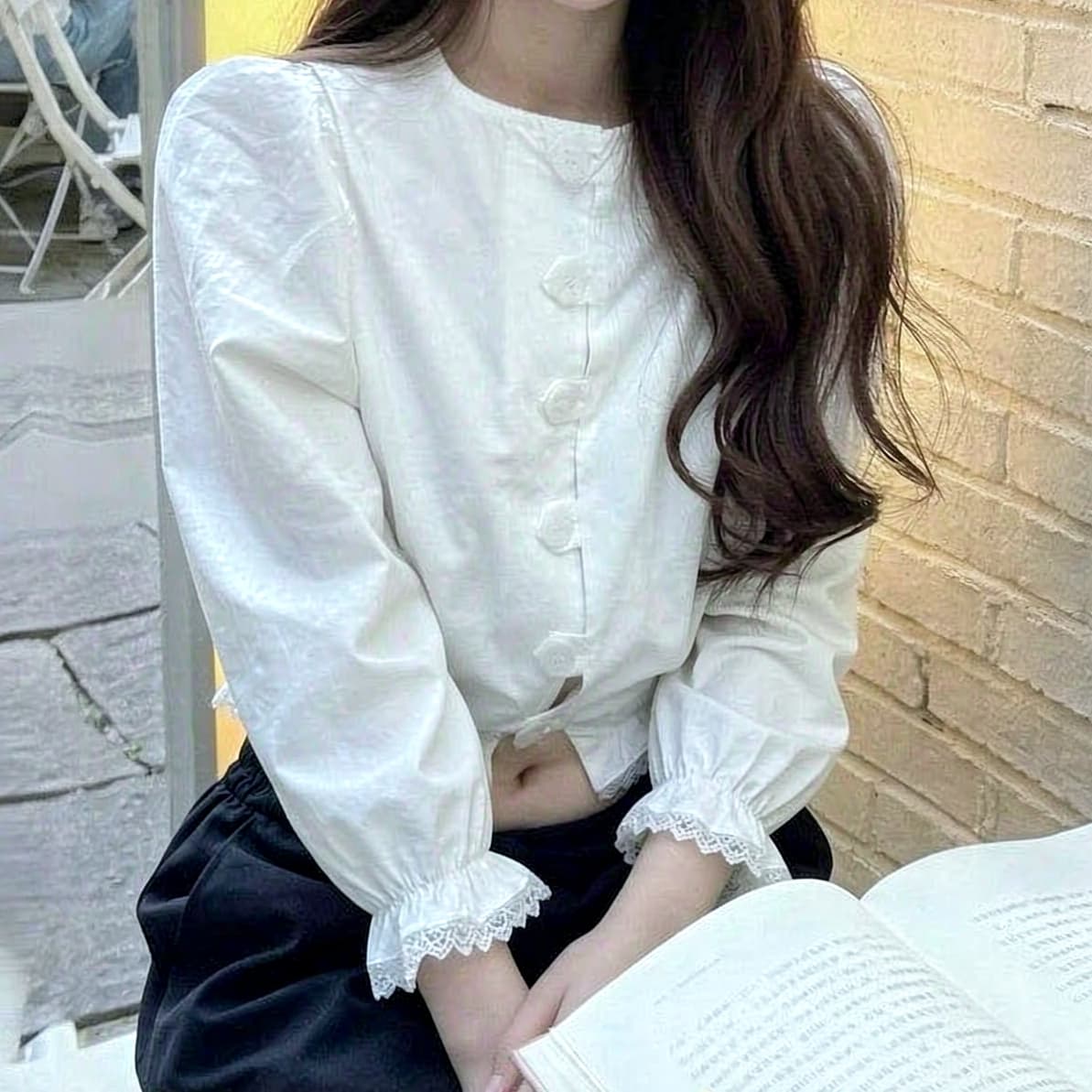 재고 있음 전후 둘 착용 레이스 여성 셔츠 가을 얇은 긴팔 프랑스식 레이스 조각 쇼트 스타일 맨위 한 부서 흰 셔츠 이미지 3