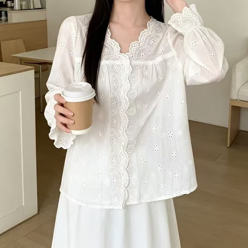 재고 있음 유럽 상품 외국 가스 여성 셔츠 레이스 서리가 내린 부서 고급 센스 셔츠 긴팔 긍정적 인 어깨 의류 부드러운 바람 한 부서 이미지 3