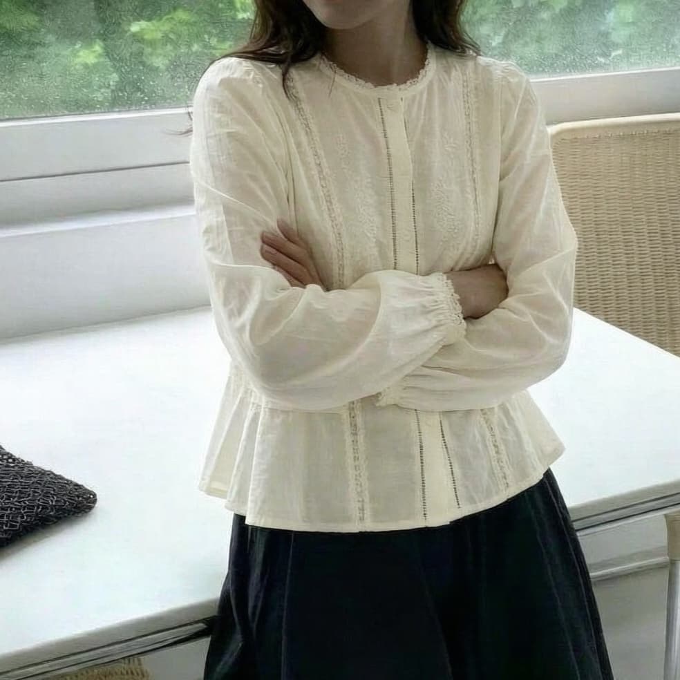 재고 있음 디자인 센스 자수 자카드 플리츠 라운드 넥 거품 소매 여성 셔츠 이른 가을 품격 다용도 셔츠 맨위 상세 이미지 6