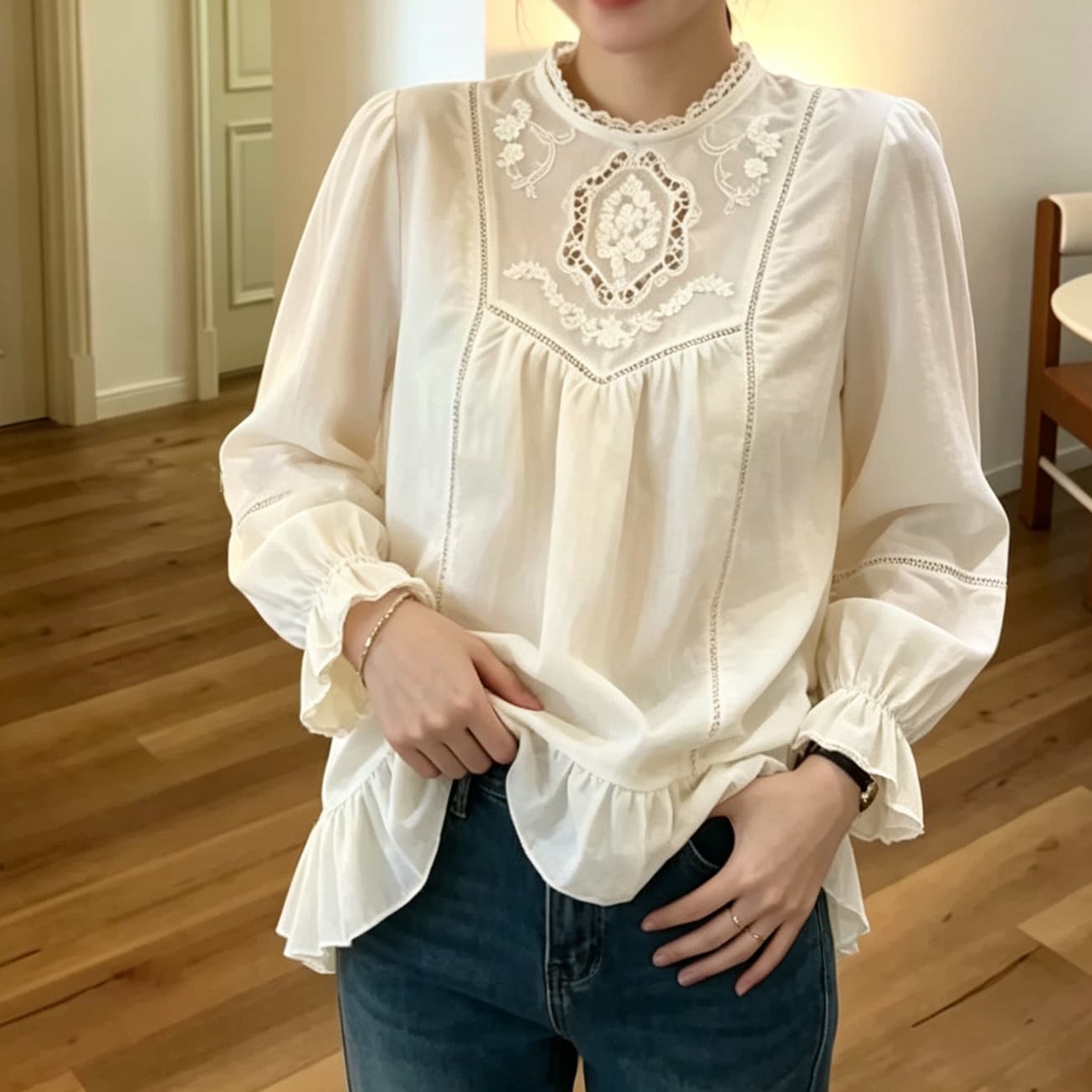 재고 있음 가을 한 첨부 된 의류 작은 대중 디자인 센스 살구 색상 무거운 작업 자수 자수 부드러운 프랑스식 긴팔 셔츠 이미지 2