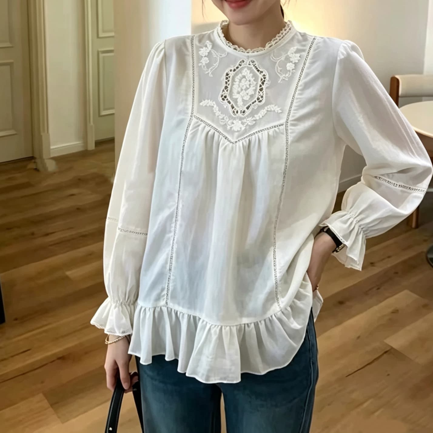 재고 있음 가을 한 첨부 된 의류 작은 대중 디자인 센스 살구 색상 무거운 작업 자수 자수 부드러운 프랑스식 긴팔 셔츠 상세 이미지 4