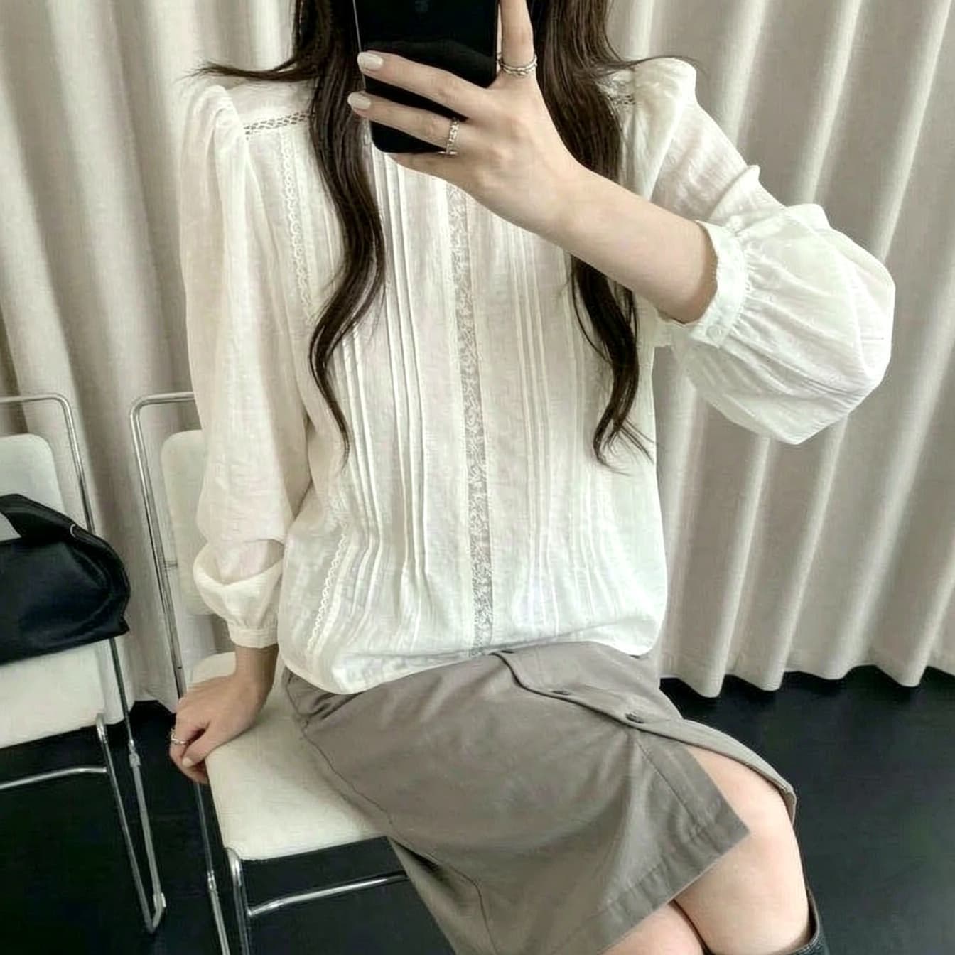 재고 있음 한국 단색 레이스 셔츠 장기 주름 품격 부드러운 패치워크 라운드 넥 긴팔 셔츠 봄 가을 새로운 상세 이미지 4