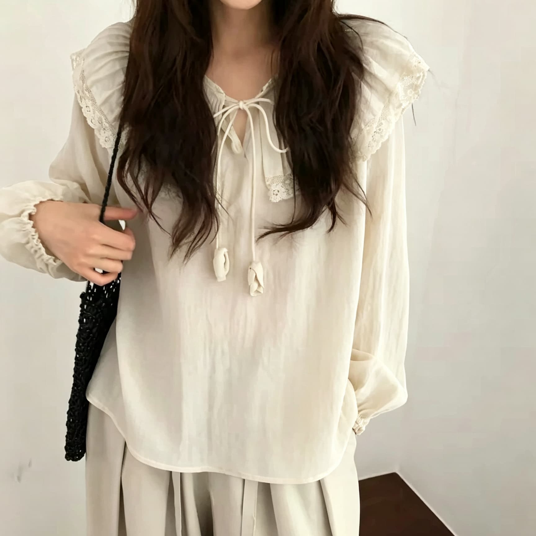 재고 있음 느긋한 바람 레이스 레이스 폴로 칼라 연꽃 잎 루즈핏 레이스업 긴팔 한국 스타일 맨위 가을 새로운 무거운 작업 작은 셔츠 이미지 3