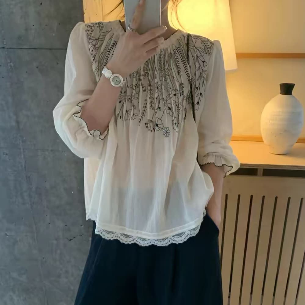 재고 있음 한 부서 가을 의상 새로운 한국 스타일 미니멀리즘 다용도 한 부서 디자인 센스 작은 대중 자수 라운드 넥 긴팔 셔츠 상세 이미지 4