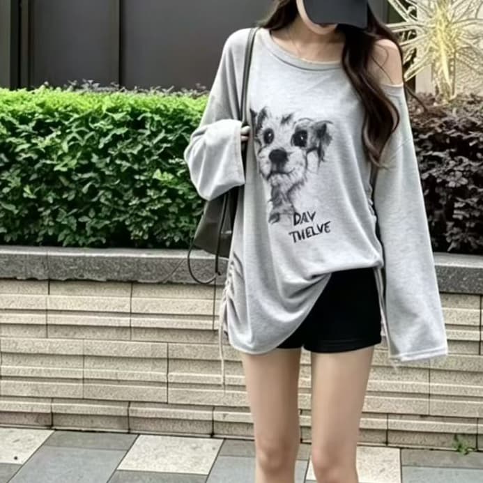 재고 있음 빅 사이즈 지방 mm 출퇴근 바람 강아지 프린트 비스듬한 어깨 긴팔 티셔츠 여성 가을 새로운 루즈핏 오프숄더 펌프 로프 맨위 이미지 4
