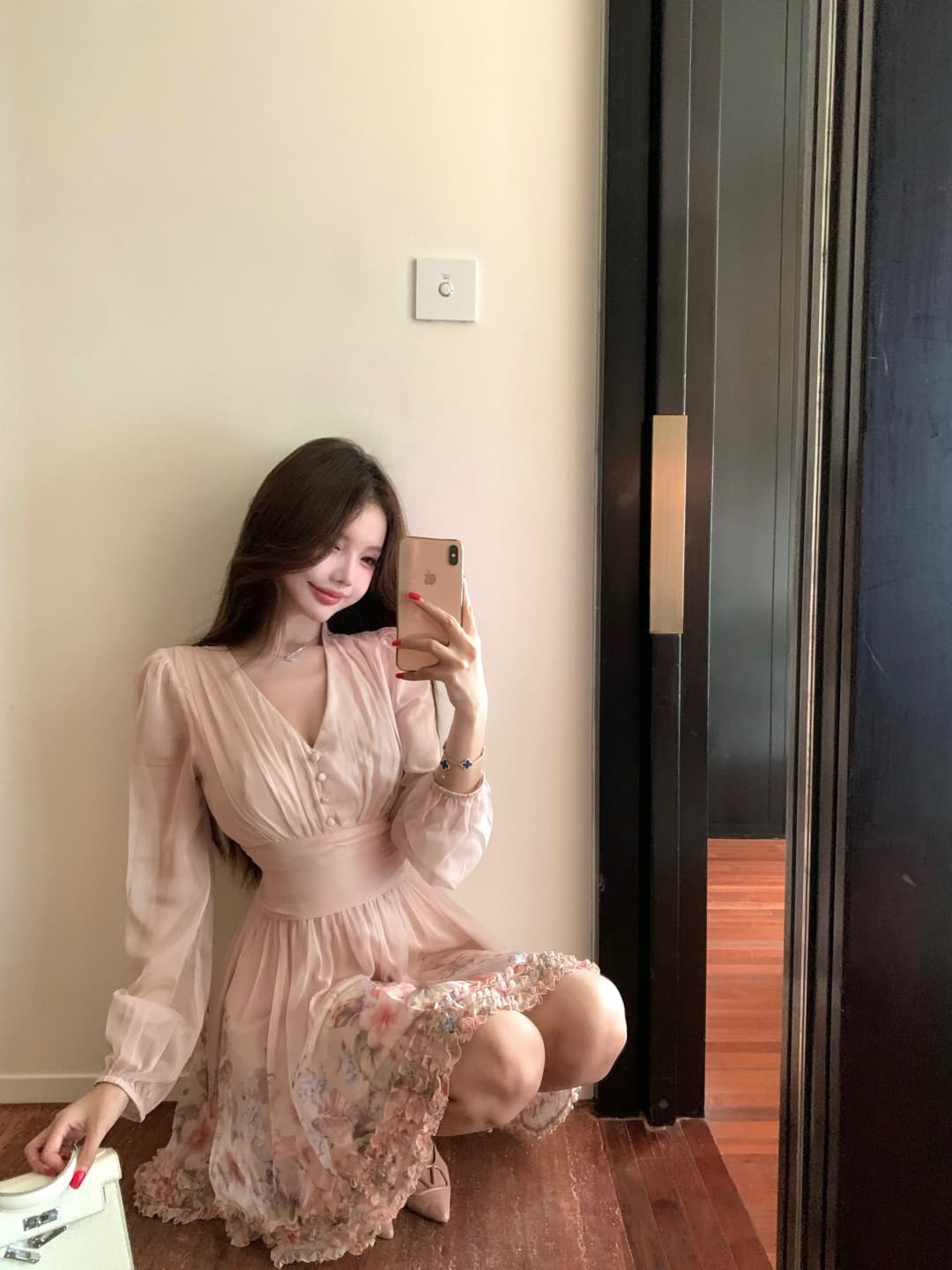 실사 정가 꽃이 떨어지는 꿈 저녁 허리 수축 슬림해 보이는 V넥 프릴 꽃 긴팔 드레스 상세 이미지 5