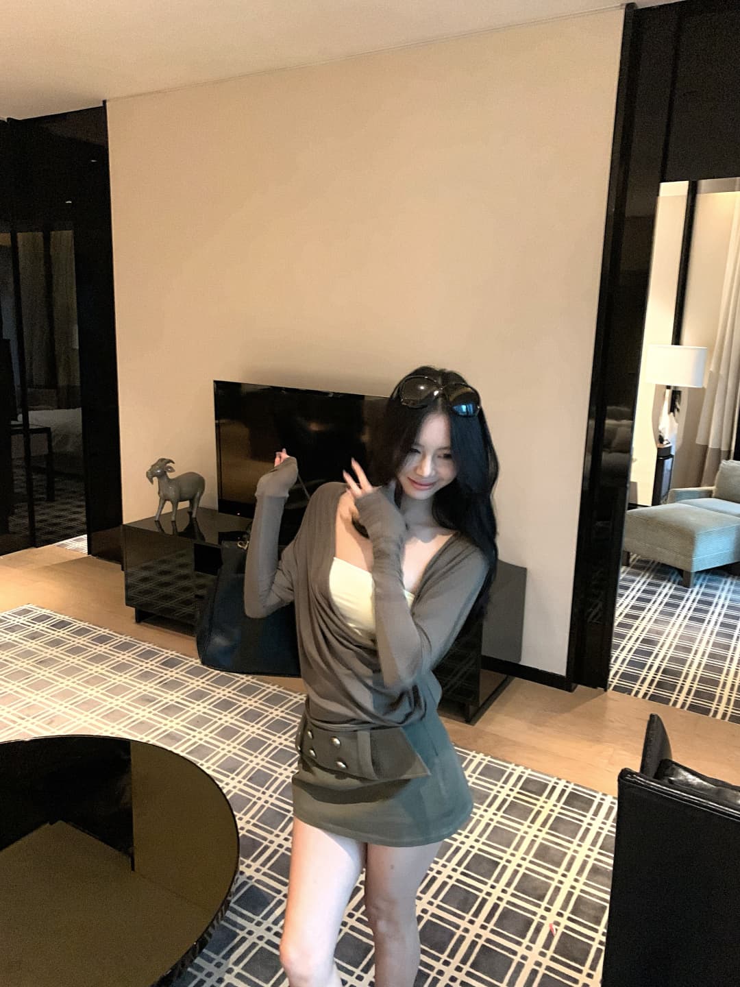 실사 정가 실키 같은 니트 흔들다 칼라 튜브탑 배색 페이크 레이어드 주름 허리 수축 박쥐 셔츠 더블 색상 맨위 상세 이미지 2