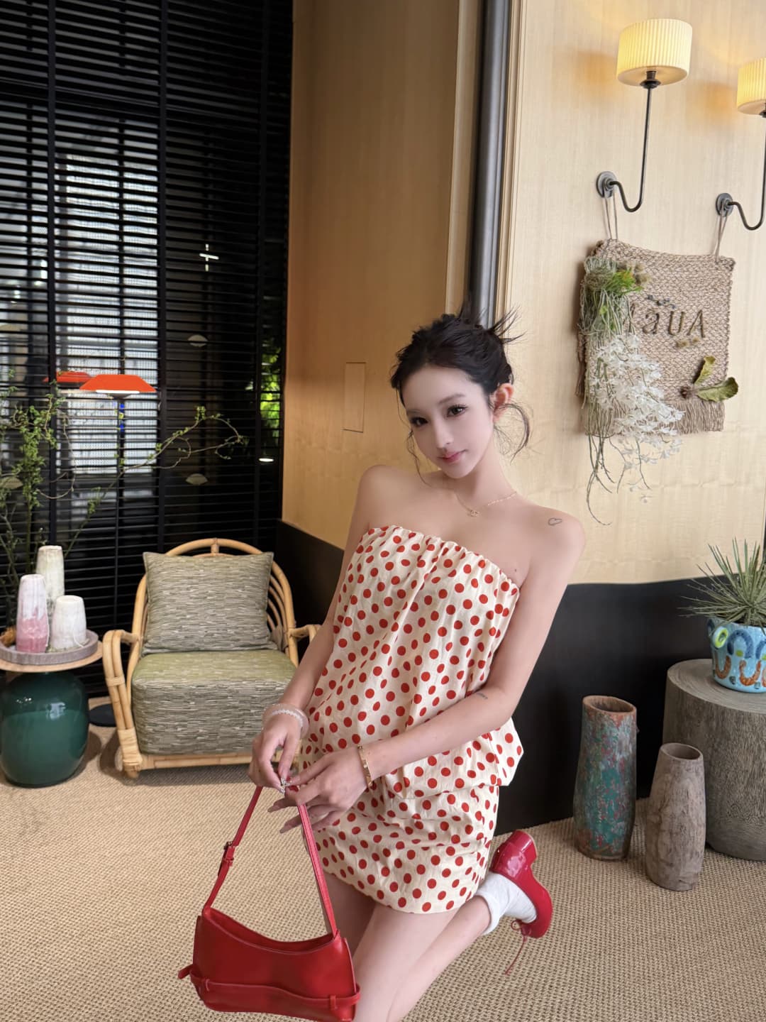 실사 정가 스트레이트 칼라 오프숄더 도트 무늬 튜브탑 드레스 상세 이미지 16