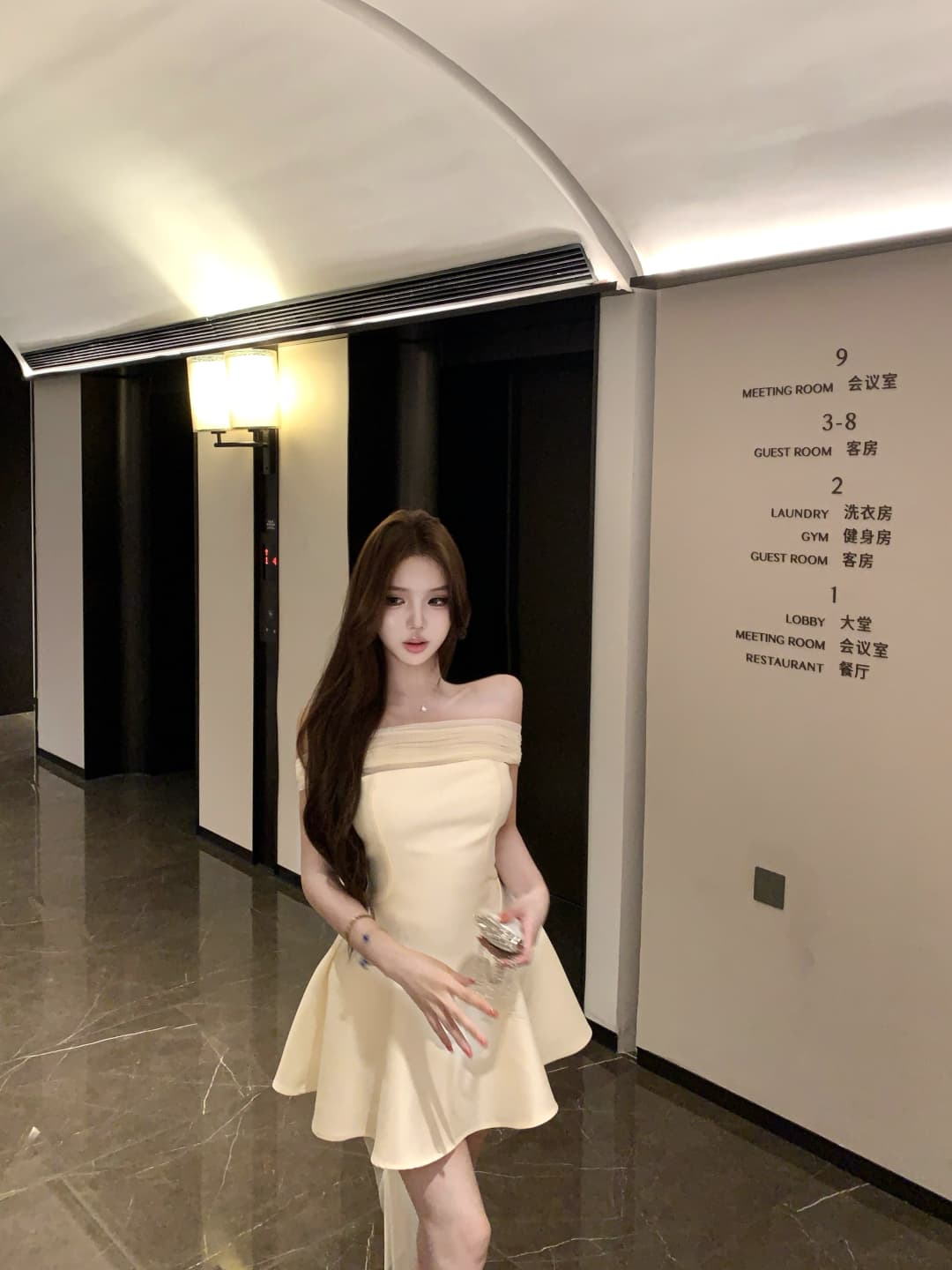 실사 정가 디자인 센스 나비 넥타이 기타 착용 법 오프숄더 튜브탑 백리스 드레스 상세 이미지 11