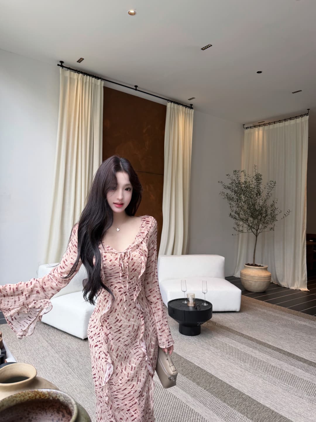 실사 정가 탑 리 아시아 인 세련된 휴가 바람 프릴 레이스업 나팔 소매 트임 프린트 여성 드레스