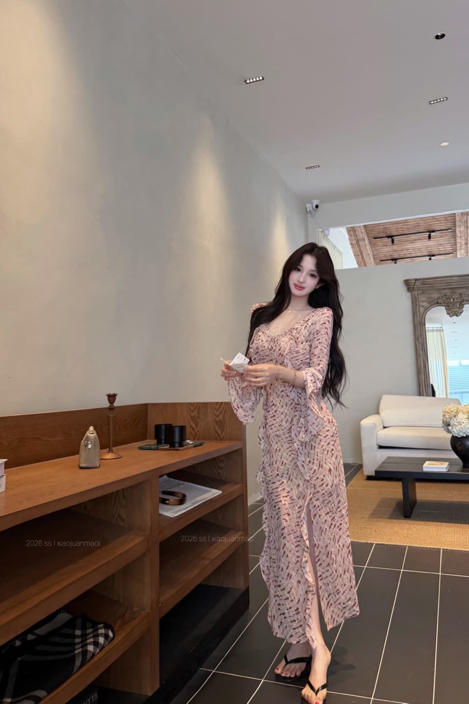 실사 정가 탑 리 아시아 인 세련된 휴가 바람 프릴 레이스업 나팔 소매 트임 프린트 여성 드레스 이미지 5