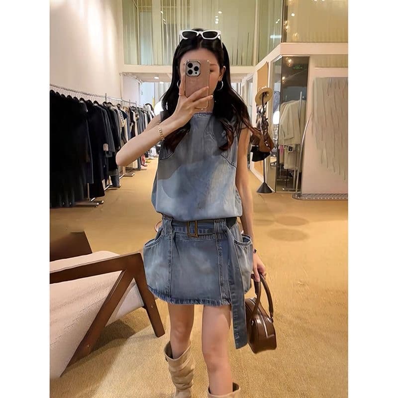 데님 민소매 드레스 슬림해 보이는 패션 이미지 4
