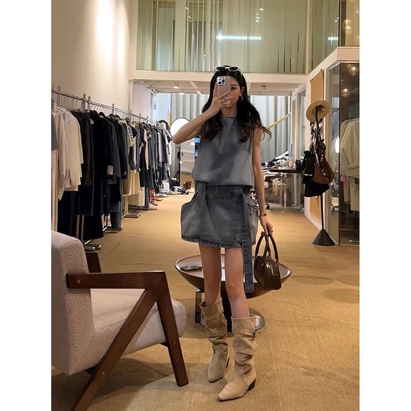 데님 민소매 드레스 슬림해 보이는 패션 상세 이미지 3