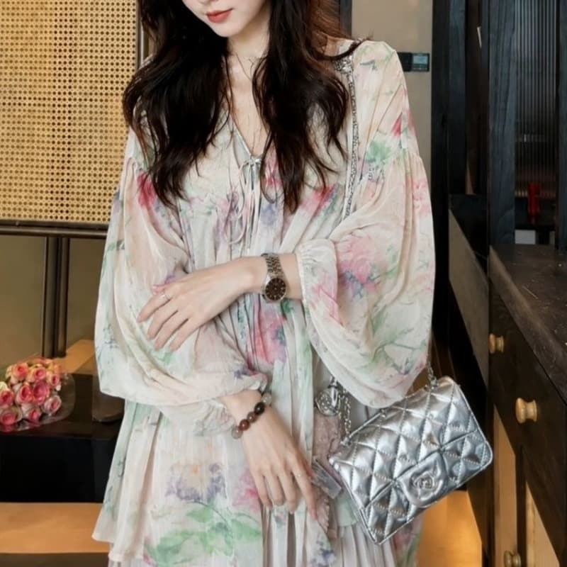 고급 센스 프랑스식 작은 대중 V넥 꽃무늬 여성 셔츠 이른 가을 새로운 자이언트 잘 생긴 디자인 센스 연령 감소 다용도 맨위 이미지 5