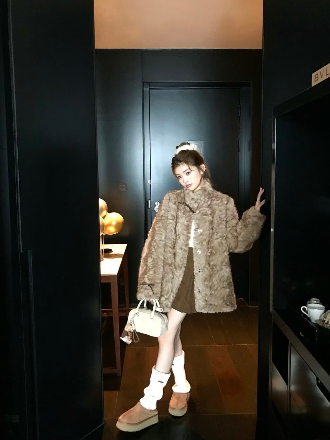 2029 새로운 인터넷 유명인 작은 곰 마음 스탠드 칼라 염색 포인터 피모 하나 여성 겨울 느긋한 캐주얼 환경 보호 모피 재킷 상세 이미지 3
