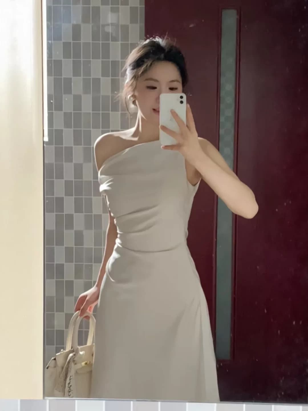 보트넥 비스듬한 오프숄더 품격 주름 허리 수축 핑크색 새틴 인어 꼬리 스커트 휴가 드레스 예복 치마 프랑스식 이미지 4