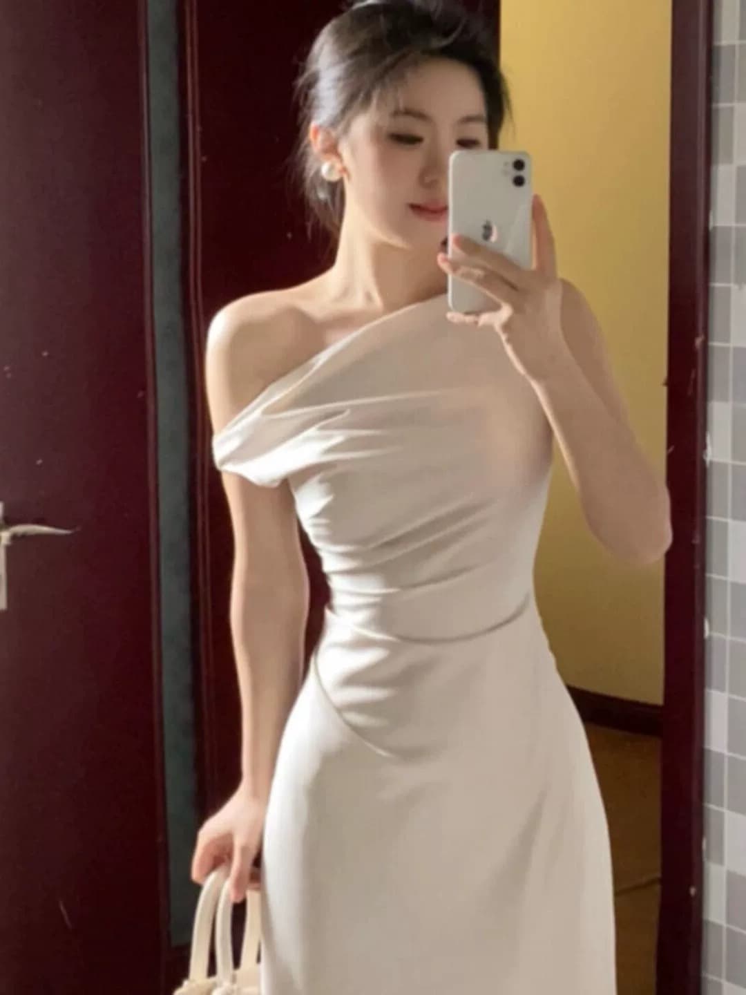 보트넥 비스듬한 오프숄더 품격 주름 허리 수축 핑크색 새틴 인어 꼬리 스커트 휴가 드레스 예복 치마 프랑스식 상세 이미지 4