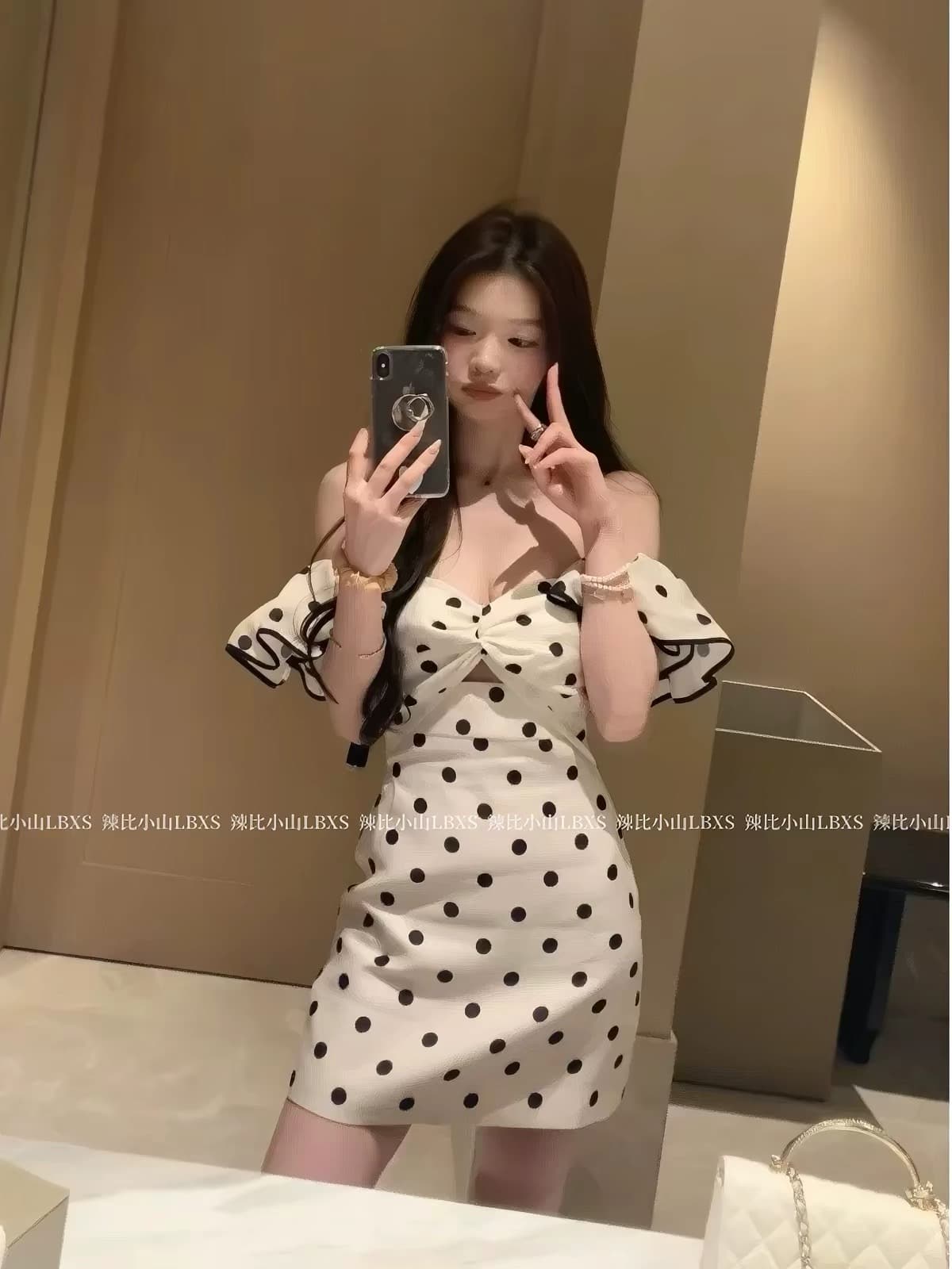 오프숄더 여성 드레스 고급 센스 프랑스식 명문 여성 품격 도트 무늬 튜브탑 타이트 스커트 미니 스커트 아름다운 생일 치마 상세 이미지 2