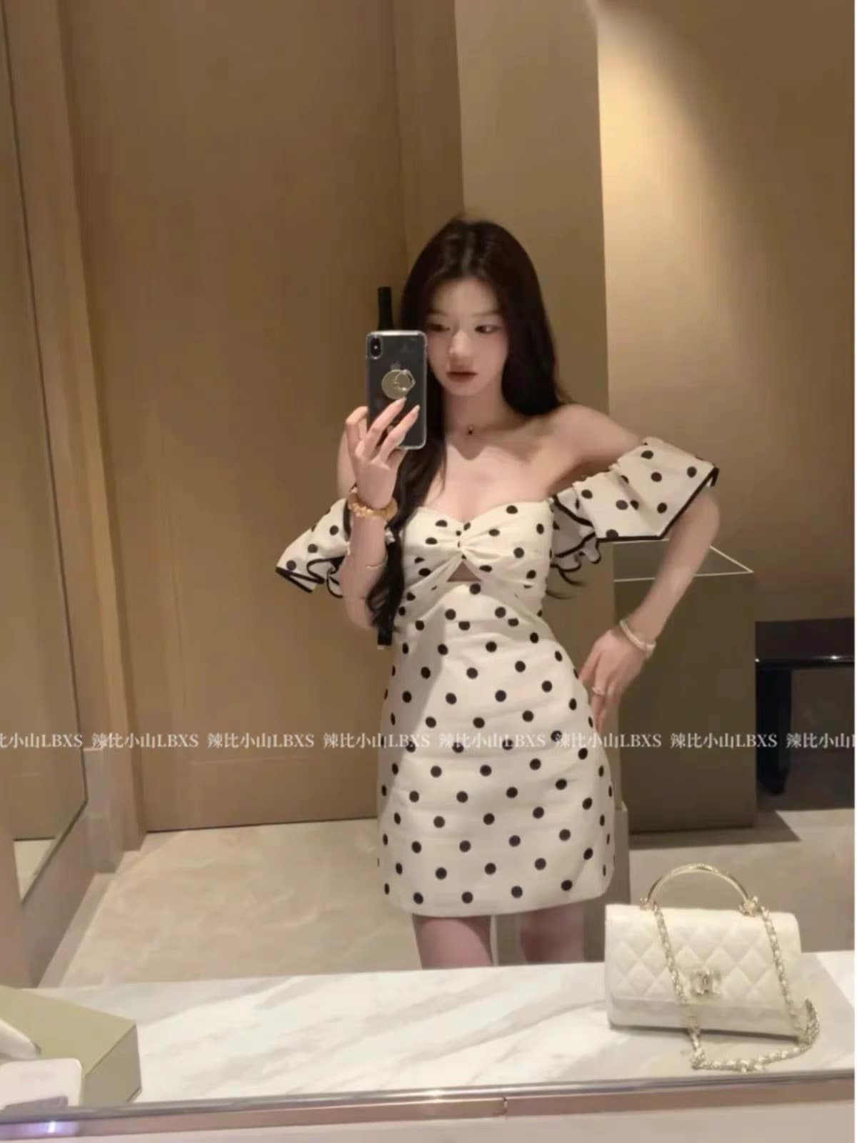 오프숄더 여성 드레스 고급 센스 프랑스식 명문 여성 품격 도트 무늬 튜브탑 타이트 스커트 미니 스커트 아름다운 생일 치마 상세 이미지 3