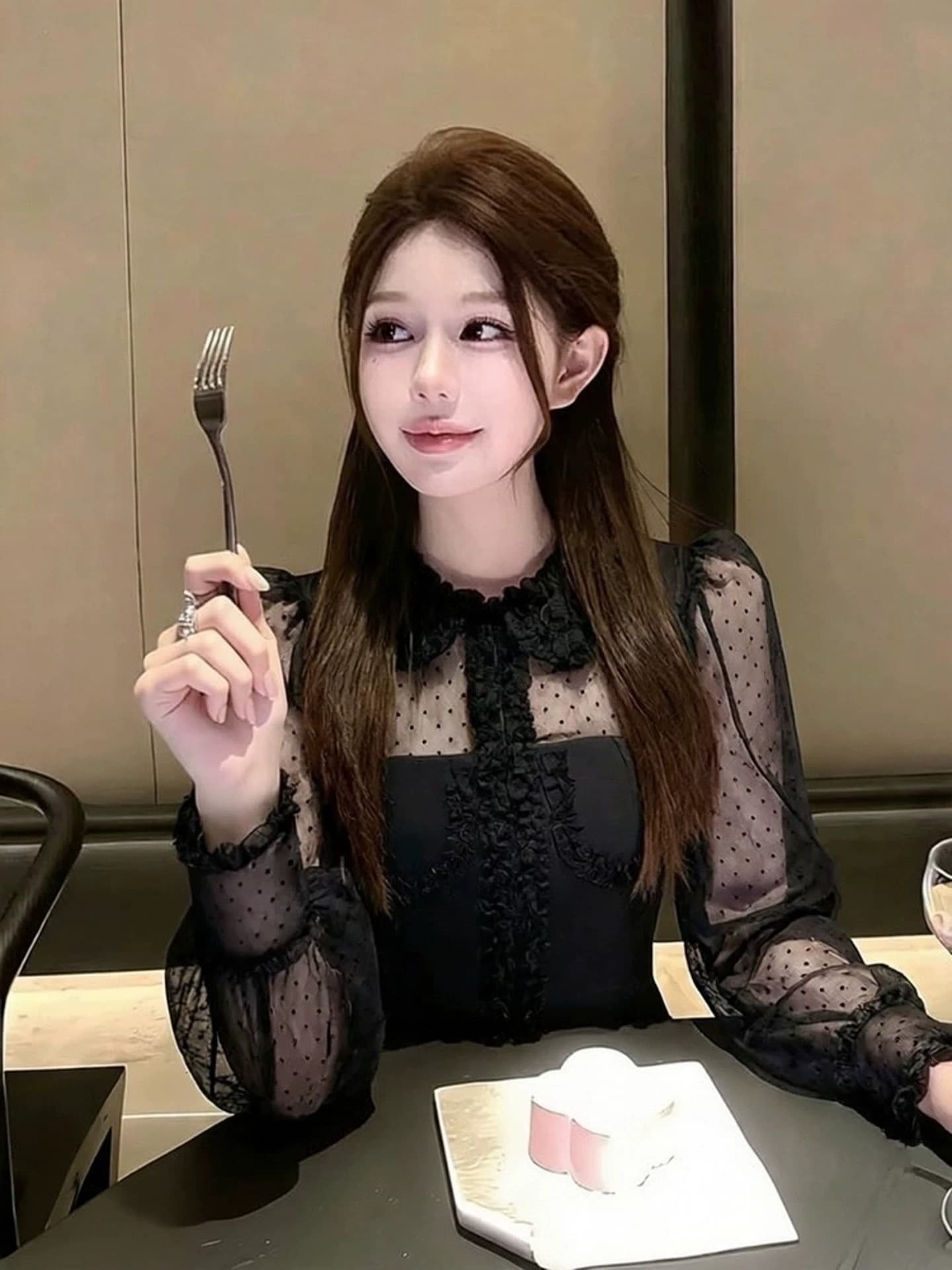 2026 봄 프랑스식 그는 벤 바람 작은 셔츠 빛 럭셔리 연령 감소 외국 가스 검정색 레이스 조각 거품 소매 셔츠 맨위 상세 이미지 1