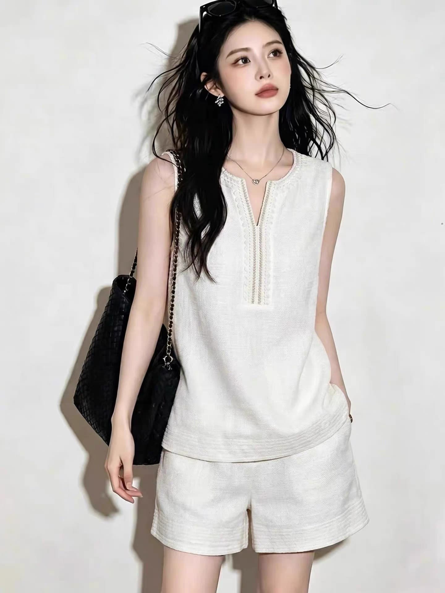 오래된 돈 바람 화이트 민소매 세트 여성 2026 여름 새로운 품격 루즈핏 캐주얼 맨위 하이웨이스트 반바지 투피스 세트 상세 이미지 1