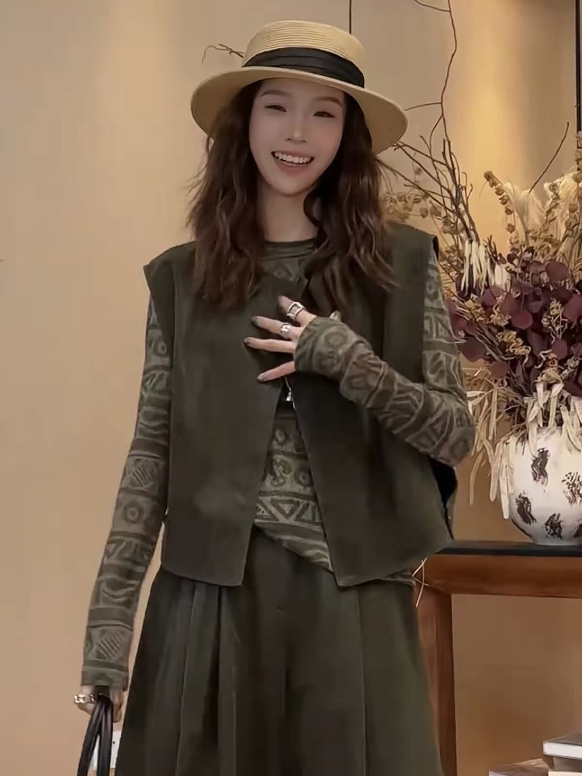 2026 가을 새로운 고급 센스 착용 가져 가라. 민소매 베스트 맨위 프린트 티셔츠 캐주얼 와이드 레그 팬츠 세 조각 세트 상세 이미지 3