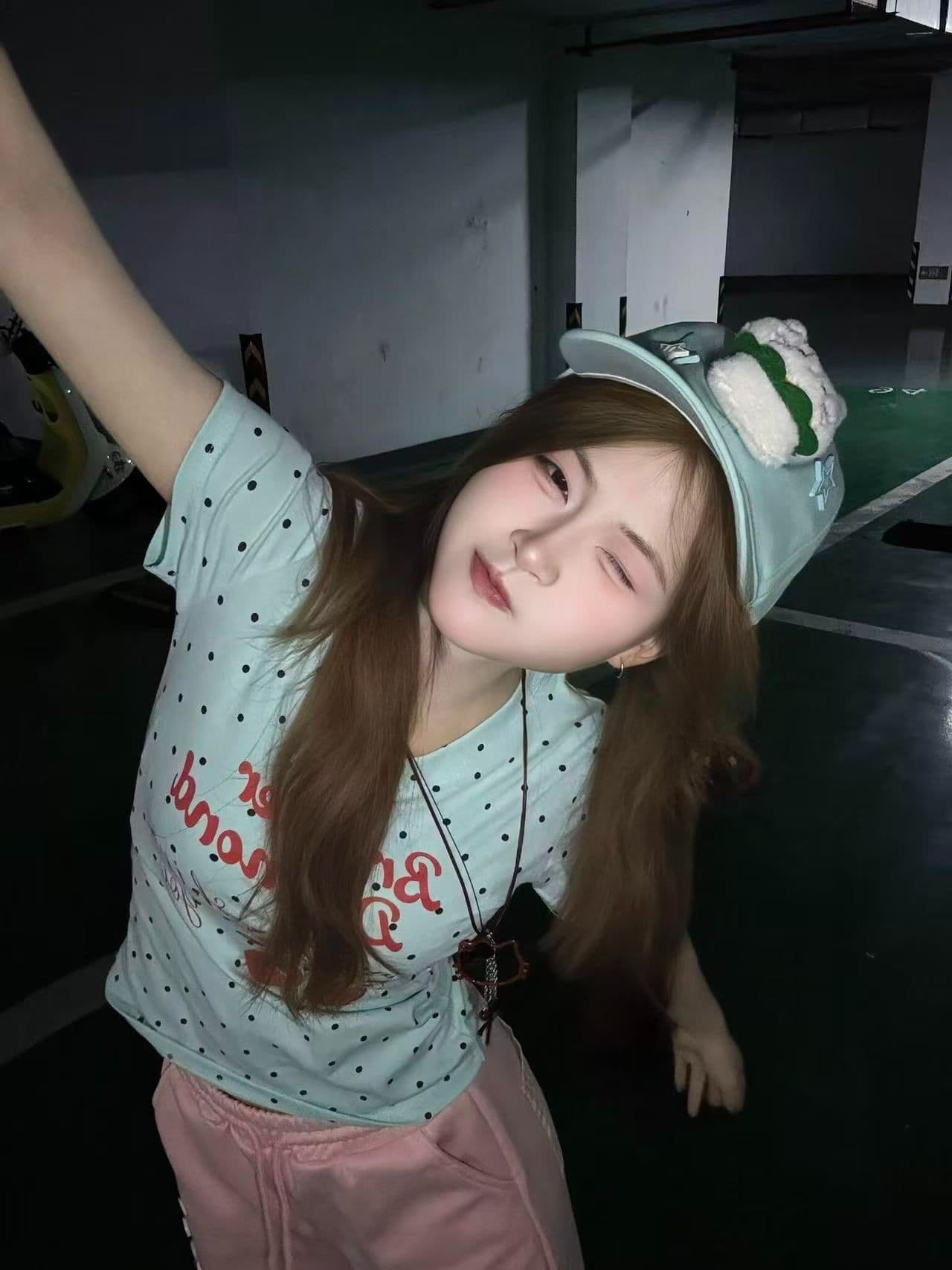 새로운 출처 생방송 품질 V넥 몸매 가꾸기 전체 인쇄 도트 무늬 알파벳 프린트 이미지 2