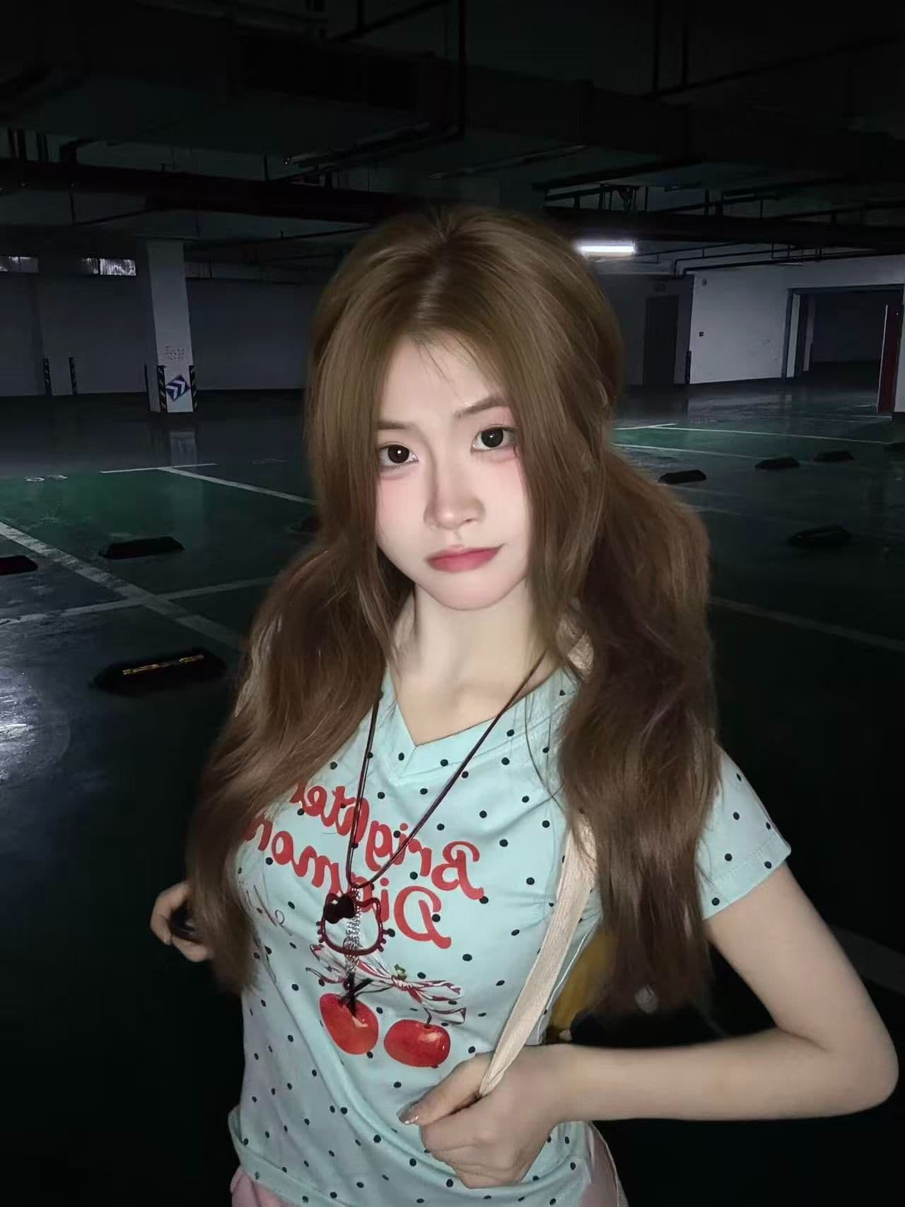 새로운 출처 생방송 품질 V넥 몸매 가꾸기 전체 인쇄 도트 무늬 알파벳 프린트