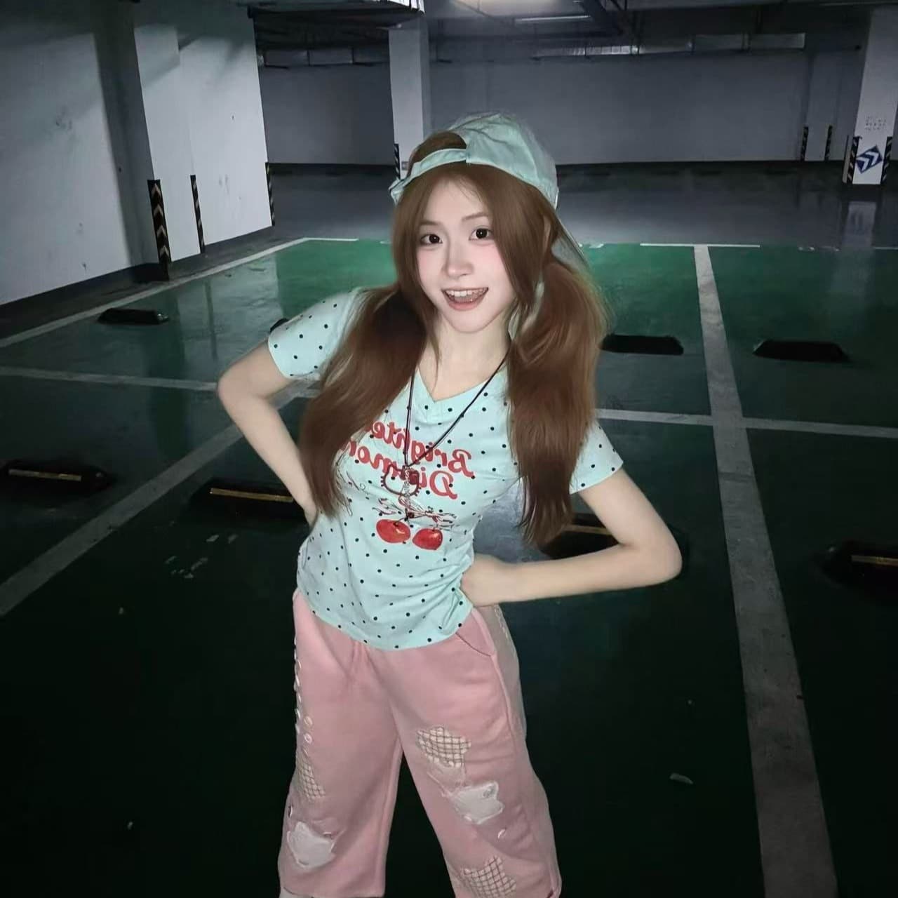 새로운 출처 생방송 품질 V넥 몸매 가꾸기 전체 인쇄 도트 무늬 알파벳 프린트 이미지 5