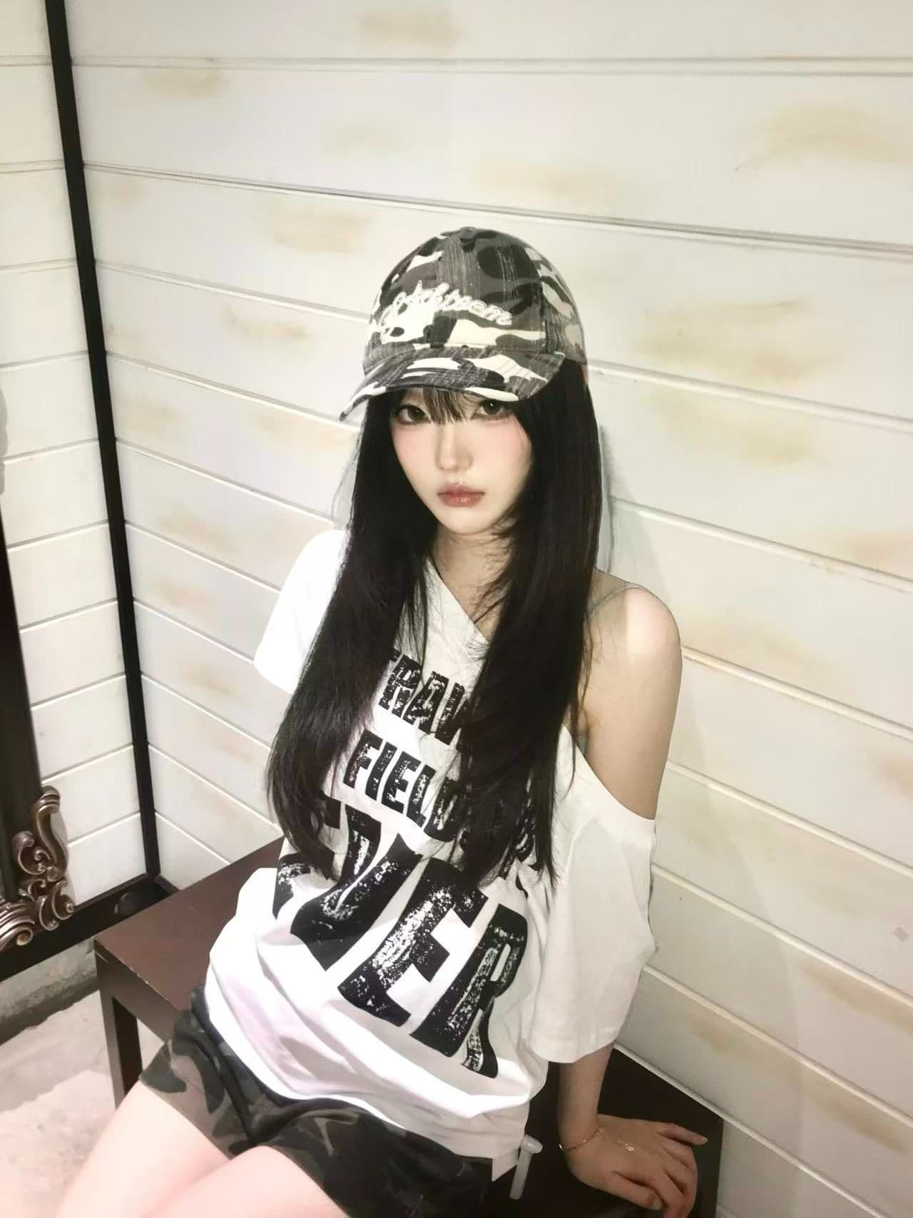 새로운 생방송 품질 비스듬한 어깨 오프숄더 티셔츠 알파벳 프린트 이미지 3