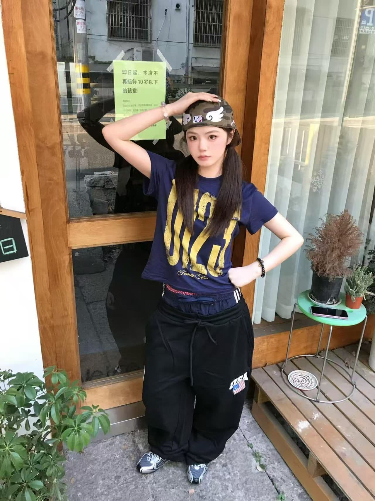 새로운 출처 생방송 품질 반팔 긍정적 인 어깨 티셔츠 알파벳 프린트 이미지 2