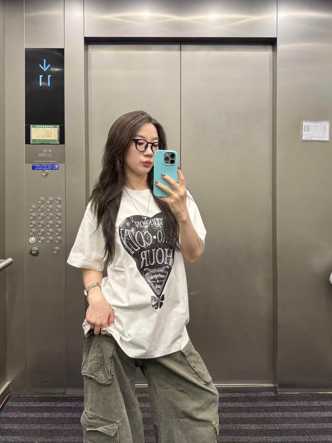 새로운 출처 생방송 품질 이후 패키지 칼라 티셔츠 하트 알파벳 프린트 상세 이미지 8