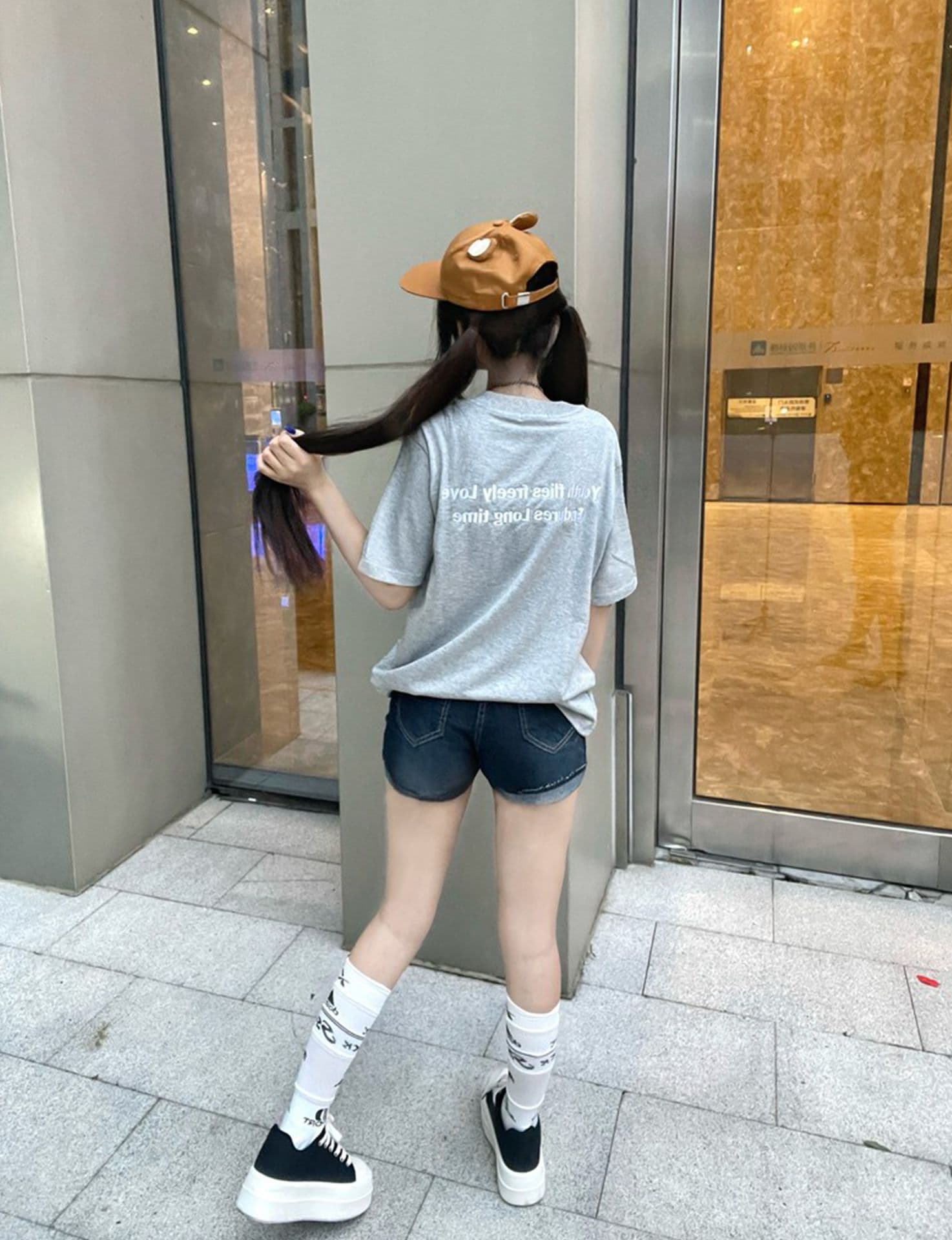 새로운 접은 자국 자수 네리 가게 천 반팔 티셔츠 여성 상세 이미지 5