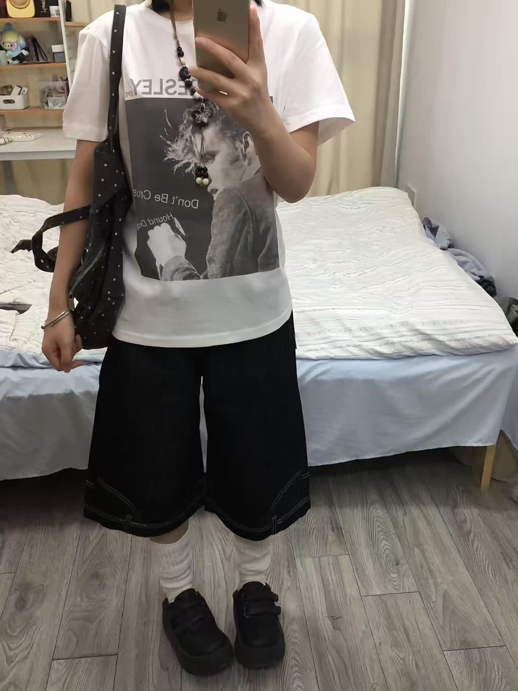 새로운 출처 생방송 품질 반팔 긍정적 인 어깨 티셔츠 가수 초상화