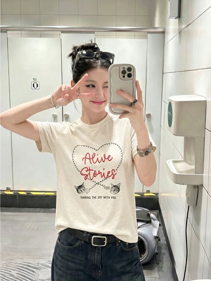 새로운 하트 프린트 긍정적 인 어깨 반팔 티셔츠 여성 셔츠 이미지 3