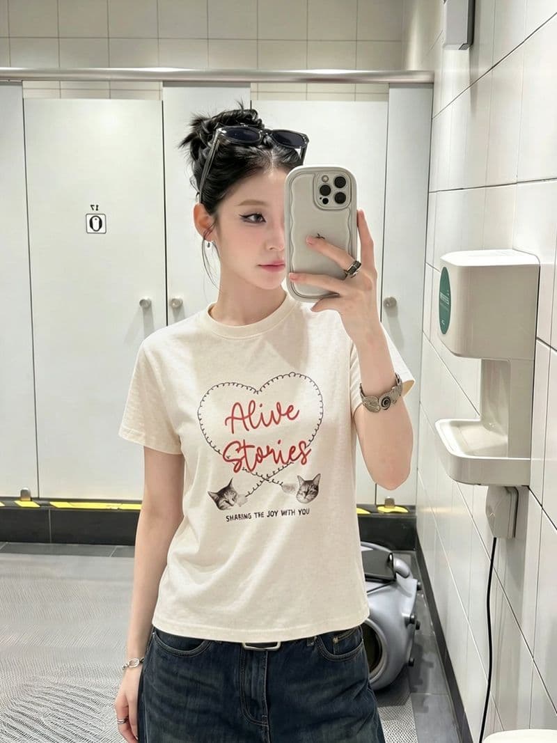 새로운 하트 프린트 긍정적 인 어깨 반팔 티셔츠 여성 셔츠 상세 이미지 7